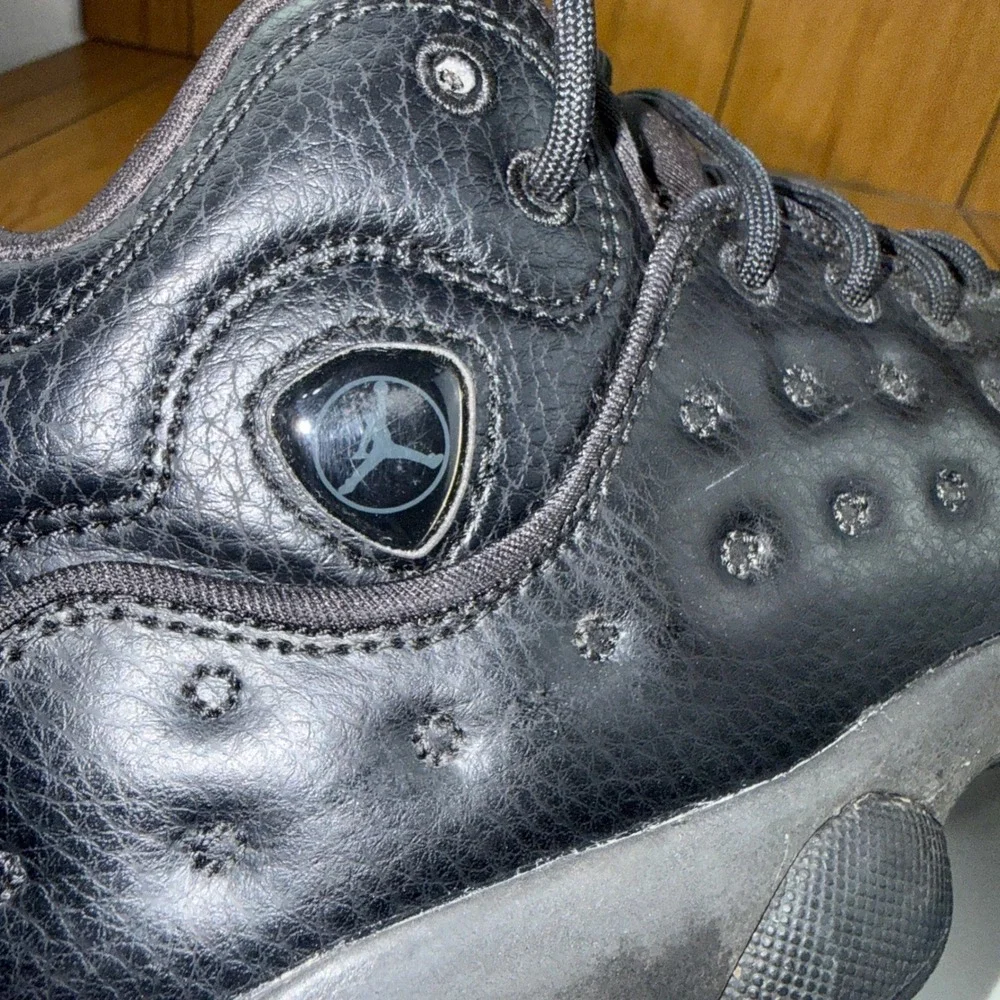 Jordan Team Showcase‎ Triple Black Kids Basketball Shoes 820273-002 Size 7Y